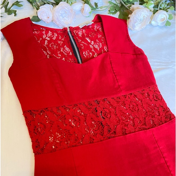 Charlotte Russe Women’s Red Figure Flattering Dress (Sz.S) - Picture 2 of 5